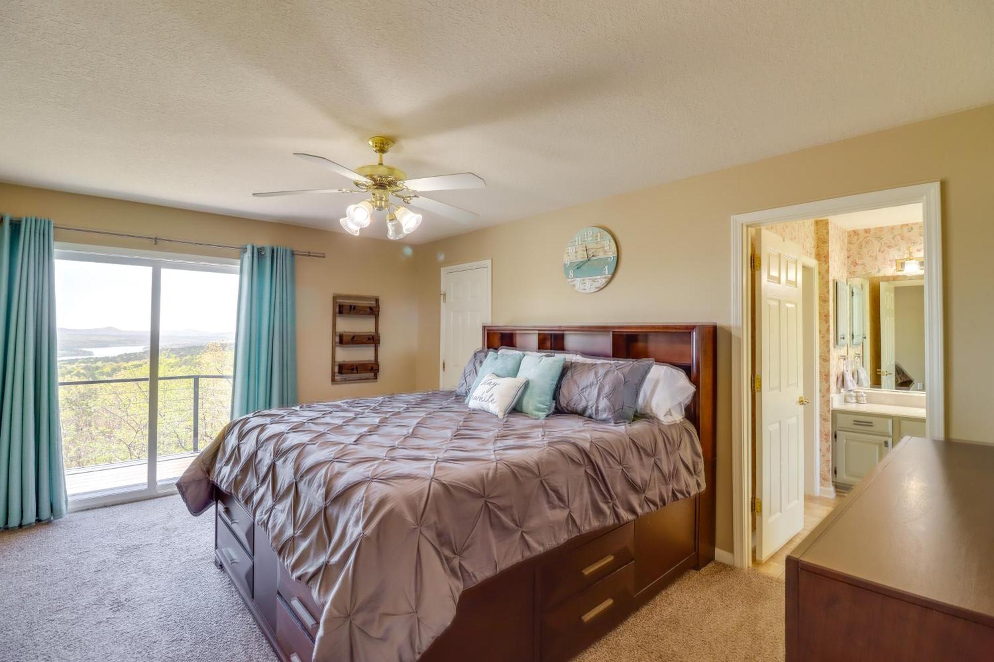 Charming Edgemont Home With Deck And Lake Views! Fairfield Bay Exterior foto